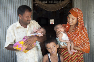 A family in Bangladesh. © 2011 Johns Hopkins University Global mHealth Initiative, Courtesy of Photoshare